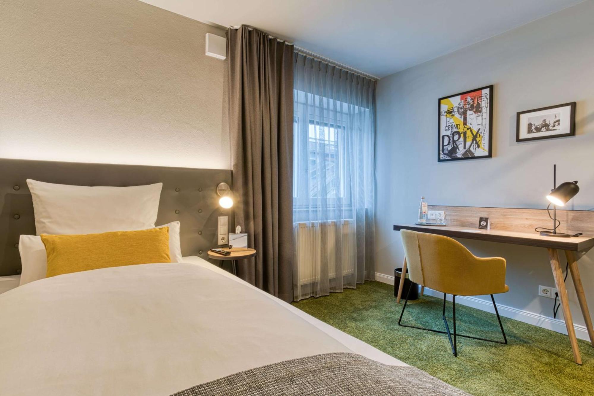 Vienna House Easy By Wyndham Инголщат Екстериор снимка
